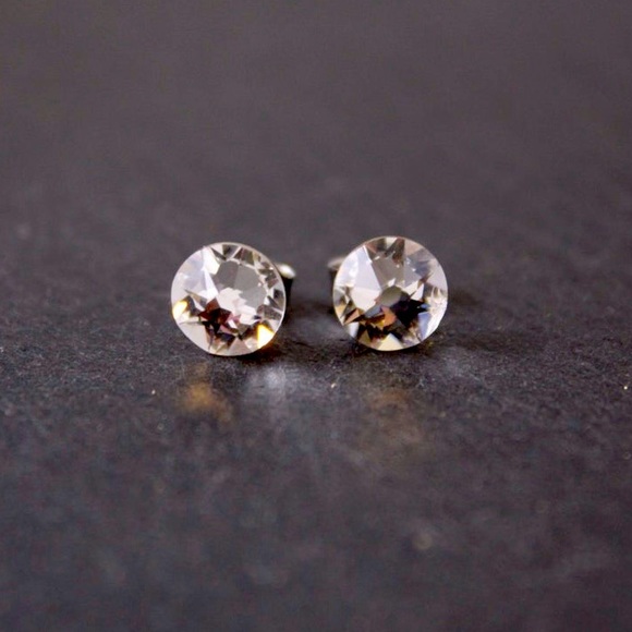 Austrian Crystal Stud Earrings - Picture 1 of 3